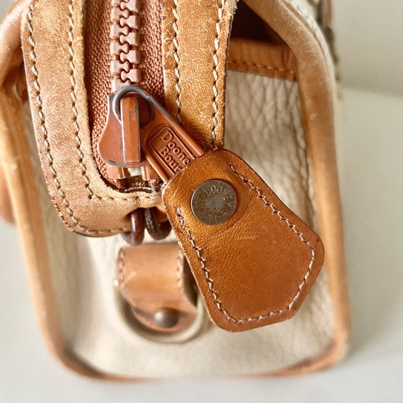 Dooney & Burke Vintage Shoulder Bag β PRICED TO SELL! - Picture 5 of 6